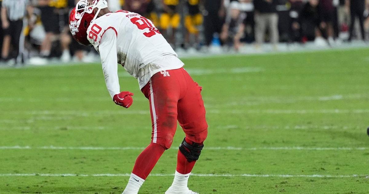 Weigman runs for 2 TDs, Houston holds off No. 24 Arizona State 24-16