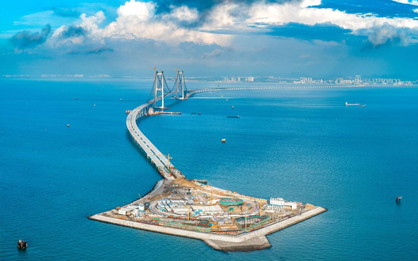 The Shenzhen-Zhongshan Link aims to become a tourist attraction