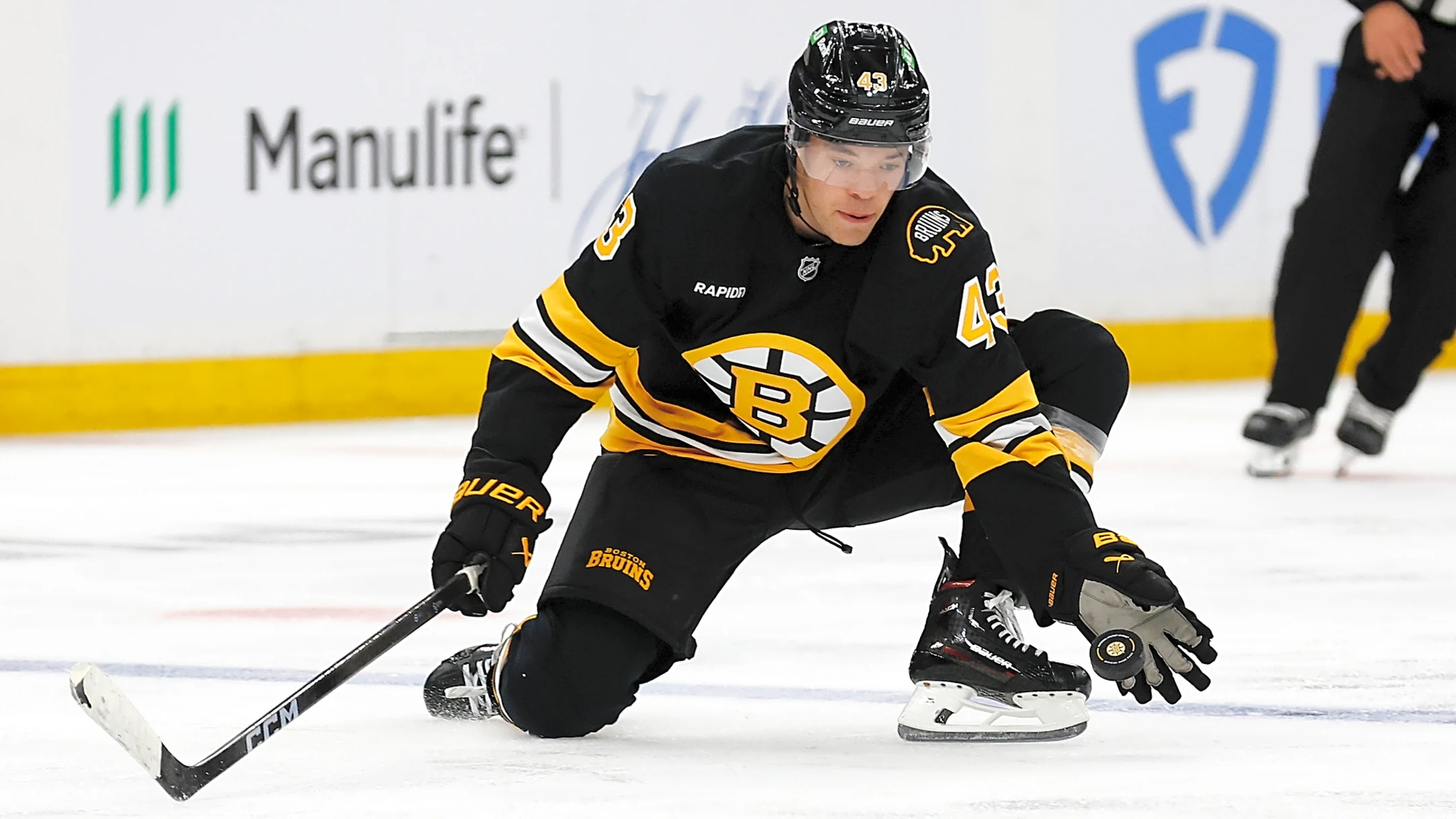 Bruins’ Jordan Harris considering surgery for lower-body injury