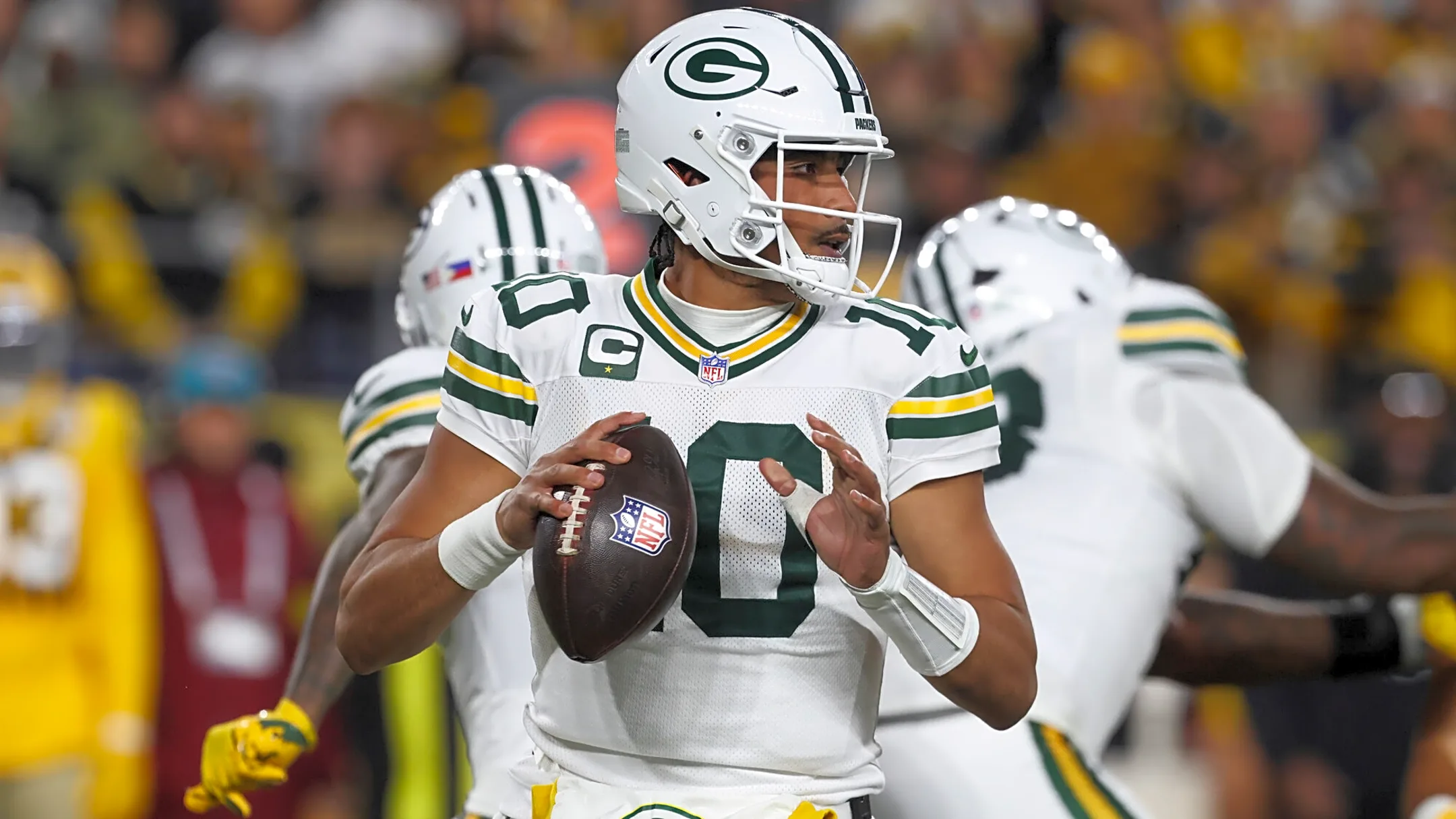 Green Bay Packers TE Tucker Kraft gets real on Jordan Love keeping the standard after Aaron Rodgers, Brett Favre