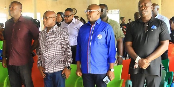 Bawumia joins Obeng Manu to bury late father in Berekum