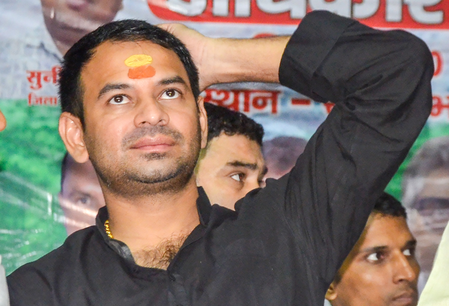 ‘Leaders who avoid ground-level work operate from AC rooms,’ says Tej Pratap; visits Mahua on motorcycle