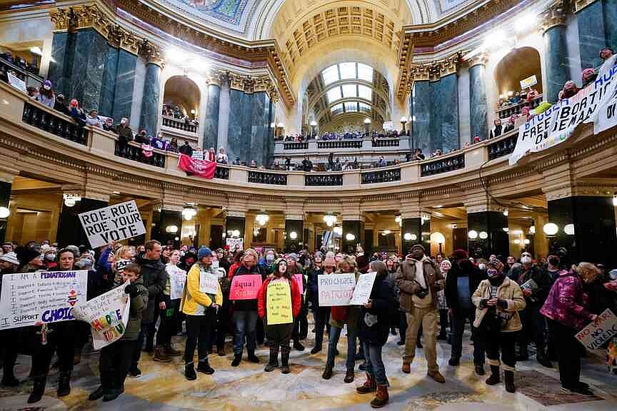 Abortions to resume at clinics in Wisconsin