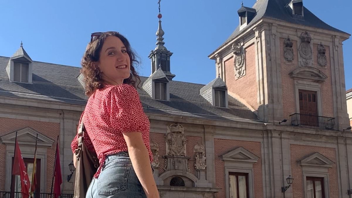 I tested viral solo travel photography hacks - here's what actually works and what to avoid