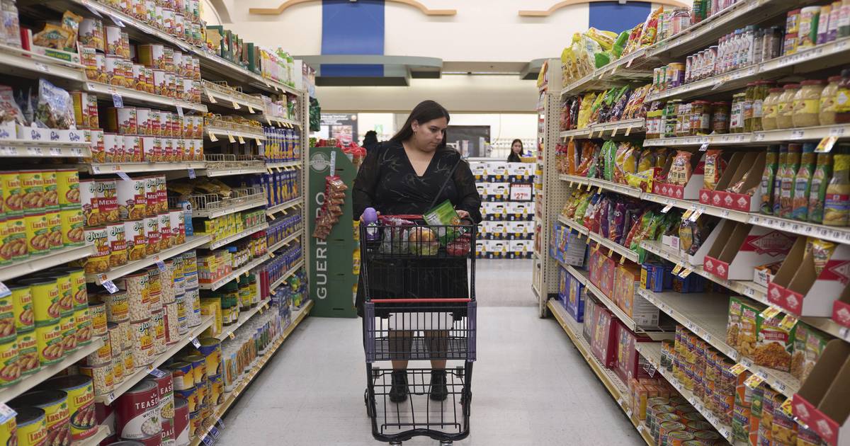 State lawmakers call for federal action on SNAP funding