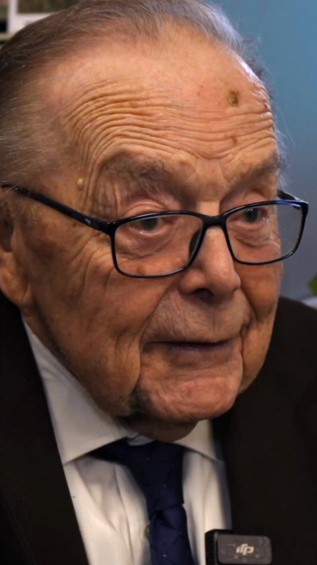 Owning shop makes 100-year-old feel like 'youngster at heart'