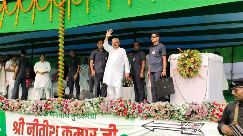 Bihar Assembly Elections 2025: CM Nitish Kumar Showcases Achievements of His Government, Seeks Support for NDA at Dumraon Rally in Buxar (See Pics)