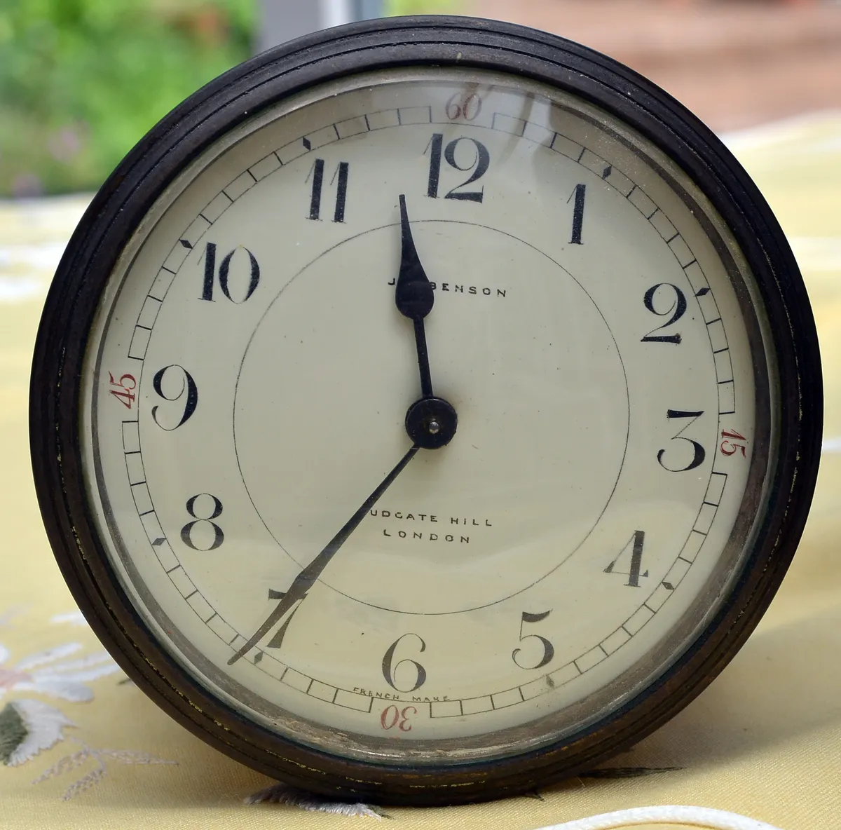 Police issue warning to West Midlands residents to take precautions against opportunistic burglars as the clocks go back tonight