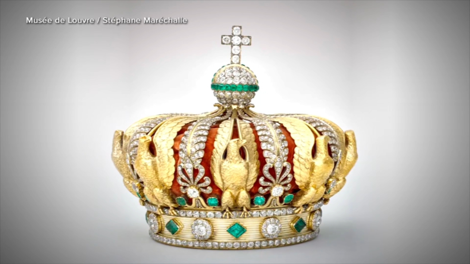 Paris prosecutor 'deeply regrets' arrests of Louvre jewel heist suspects made public