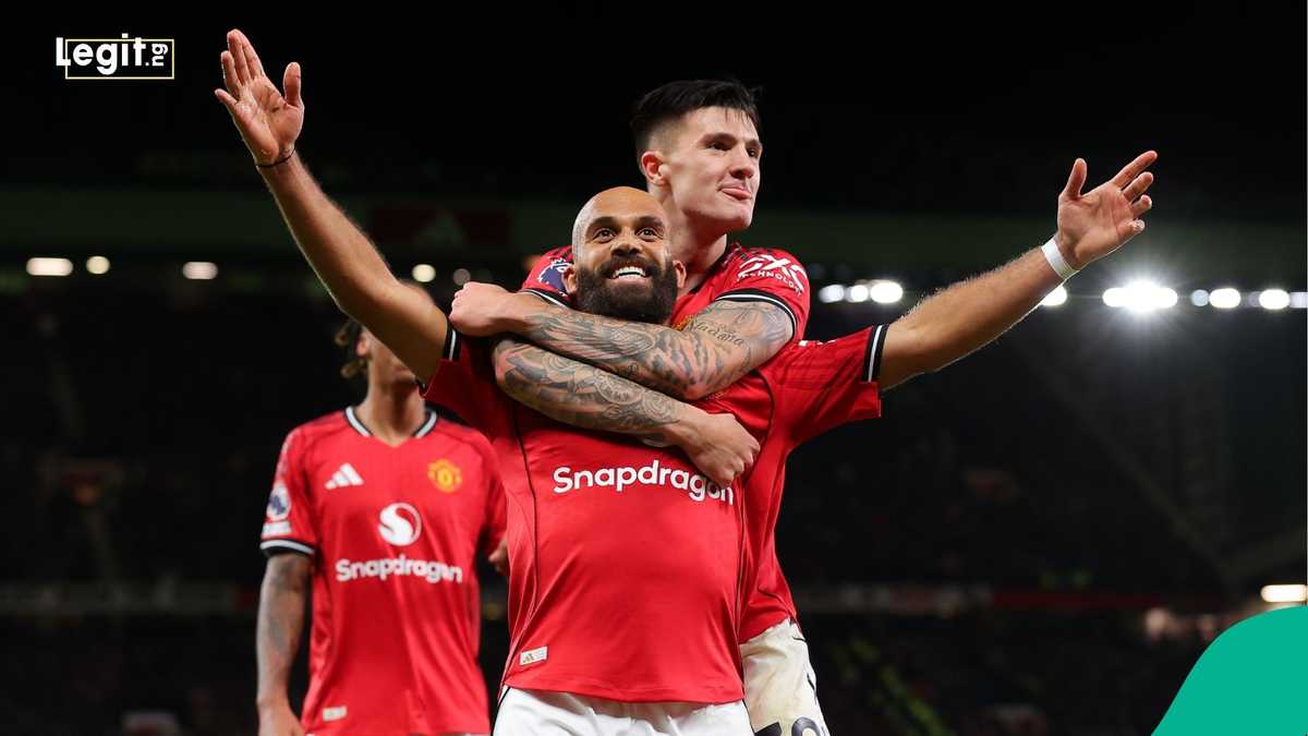 “Give us the title”: Fans erupt as Man United defeat Brighton 4-2 to move into top 4