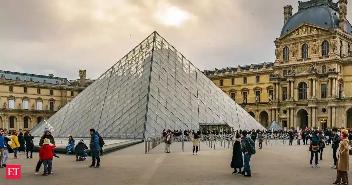 Louvre transfers jewels to Bank of France after heist, RTL reports
