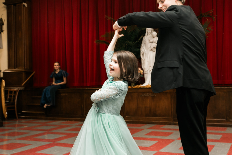 Dads and Daughters Dance: Chicago Parish Hosts Ball