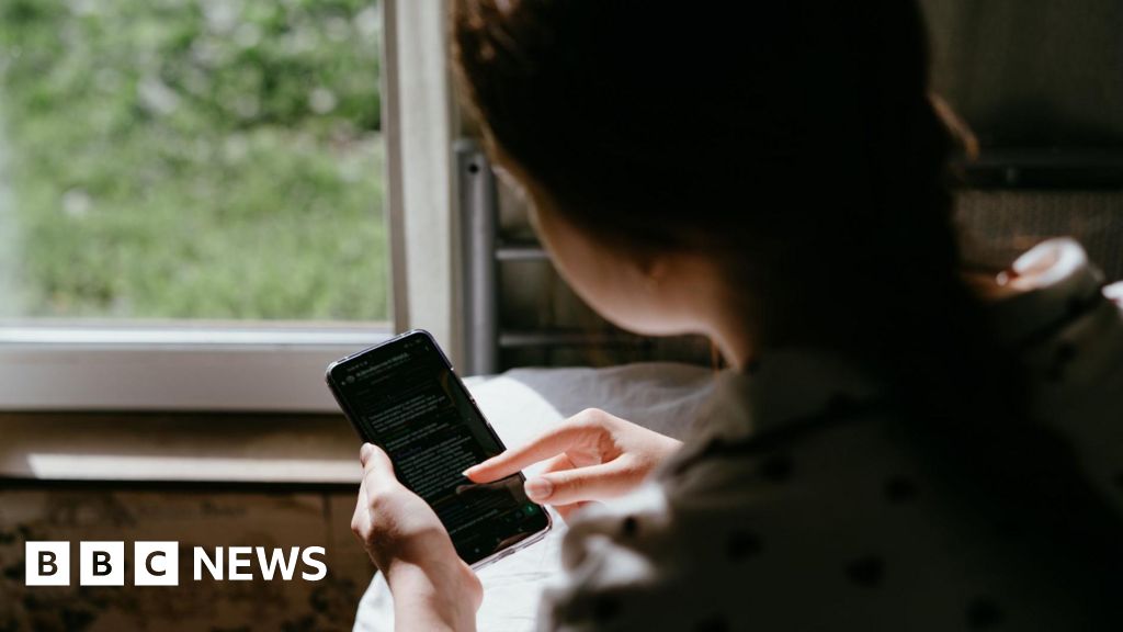 Australian girls 'hunted' by online gangs to commit violent acts