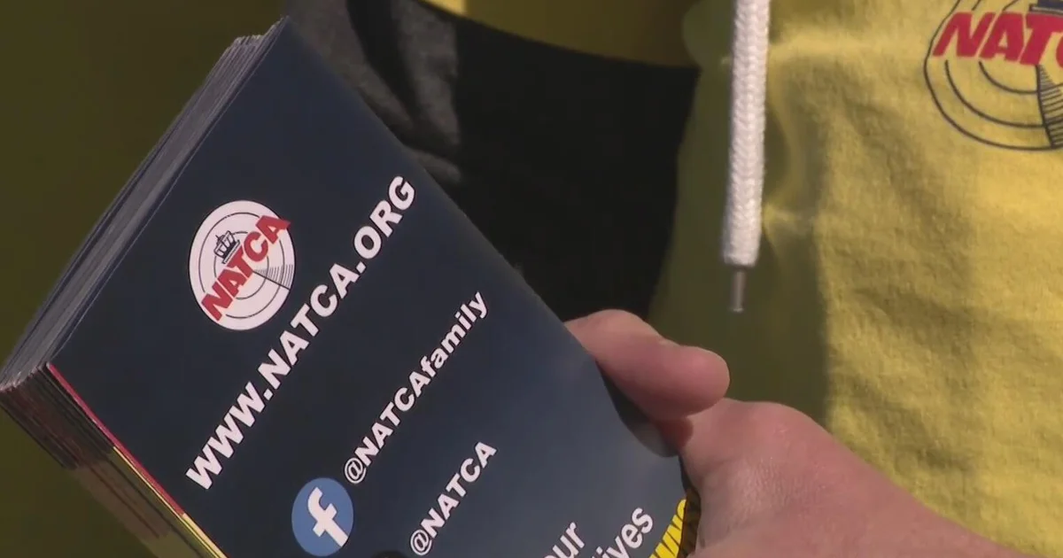 Air traffic controllers picket at Detroit Metro Airport amid government shutdown