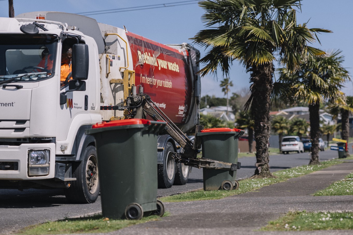 POLL: Council’s proposal to switch to fortnightly rubbish collection – in favour?