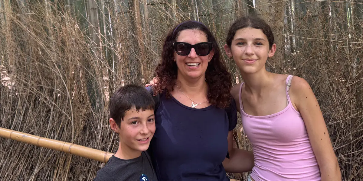 I'm an Older Mom of 4 and Wish My Kids Were Closer to Extended Family