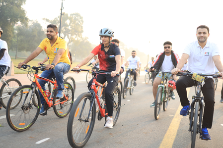World boxing champion Meenakshi Hooda joins 45th edition of Fit India Sundays on Cycle