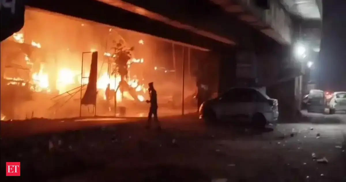 Massive blaze breaks out in Moradabad hotel, one dead