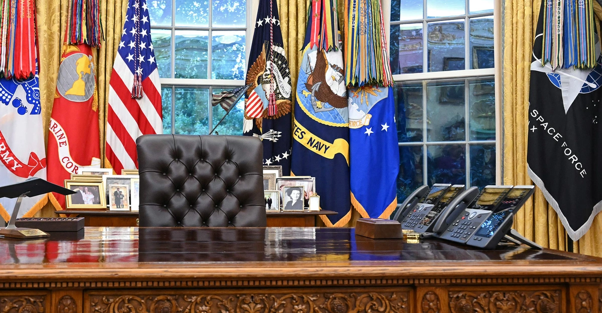 Trump’s Absence in Shutdown Fight is Glaring