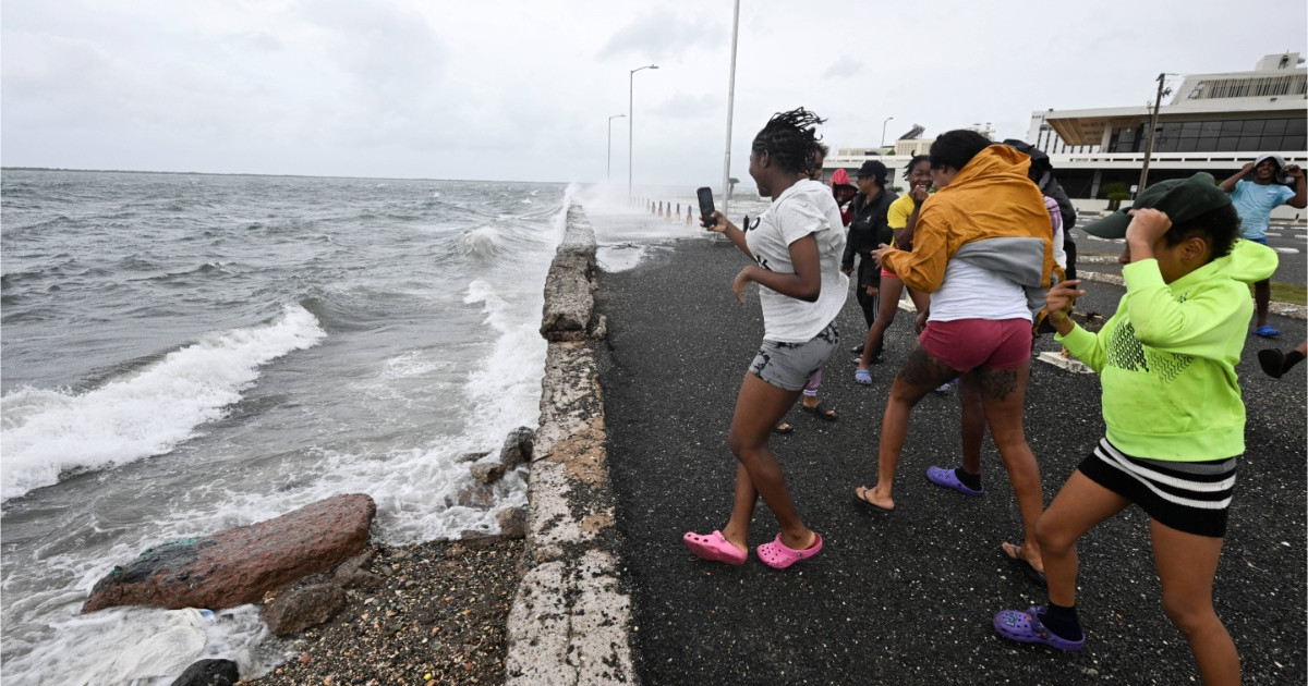 U.S. Updates Its Travel Warning to Jamaica: 'Reconsider'