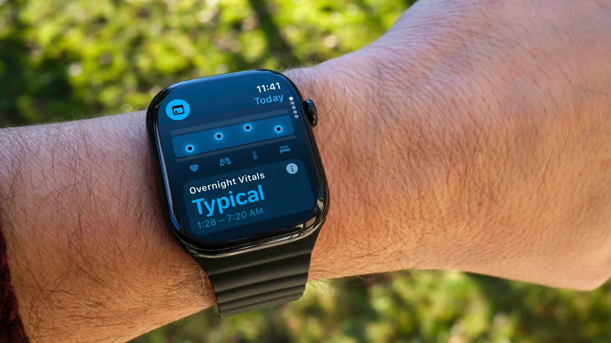 Enhance Your Apple Watch Experience With These 8 Expert-Approved Tips