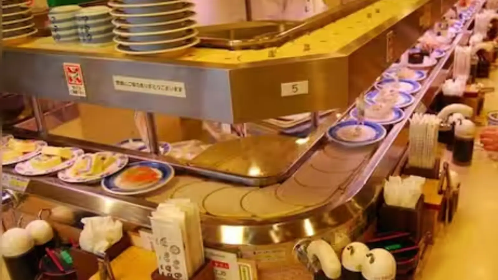 Japan Restaurant Owner Kicks Out Chinese Tourists Over ‘Too Revealing’ Clothes: ‘Don’t Come Out Naked’