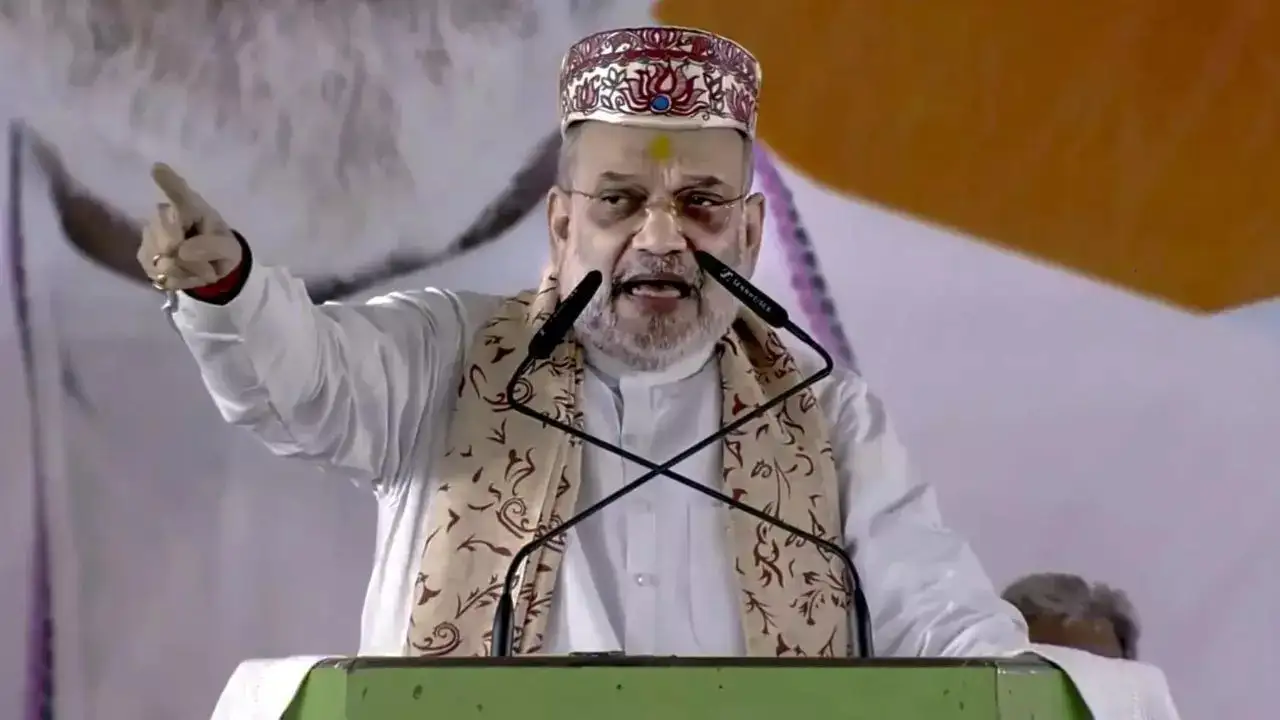 'PM, CM seats not vacant': Shah taunts Rahul, Tejashwi for dynastic politics