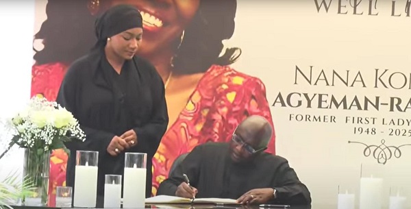 Bawumia leads NPP delegation to Rawlings’ home; signs Konadu’s book of condolence
