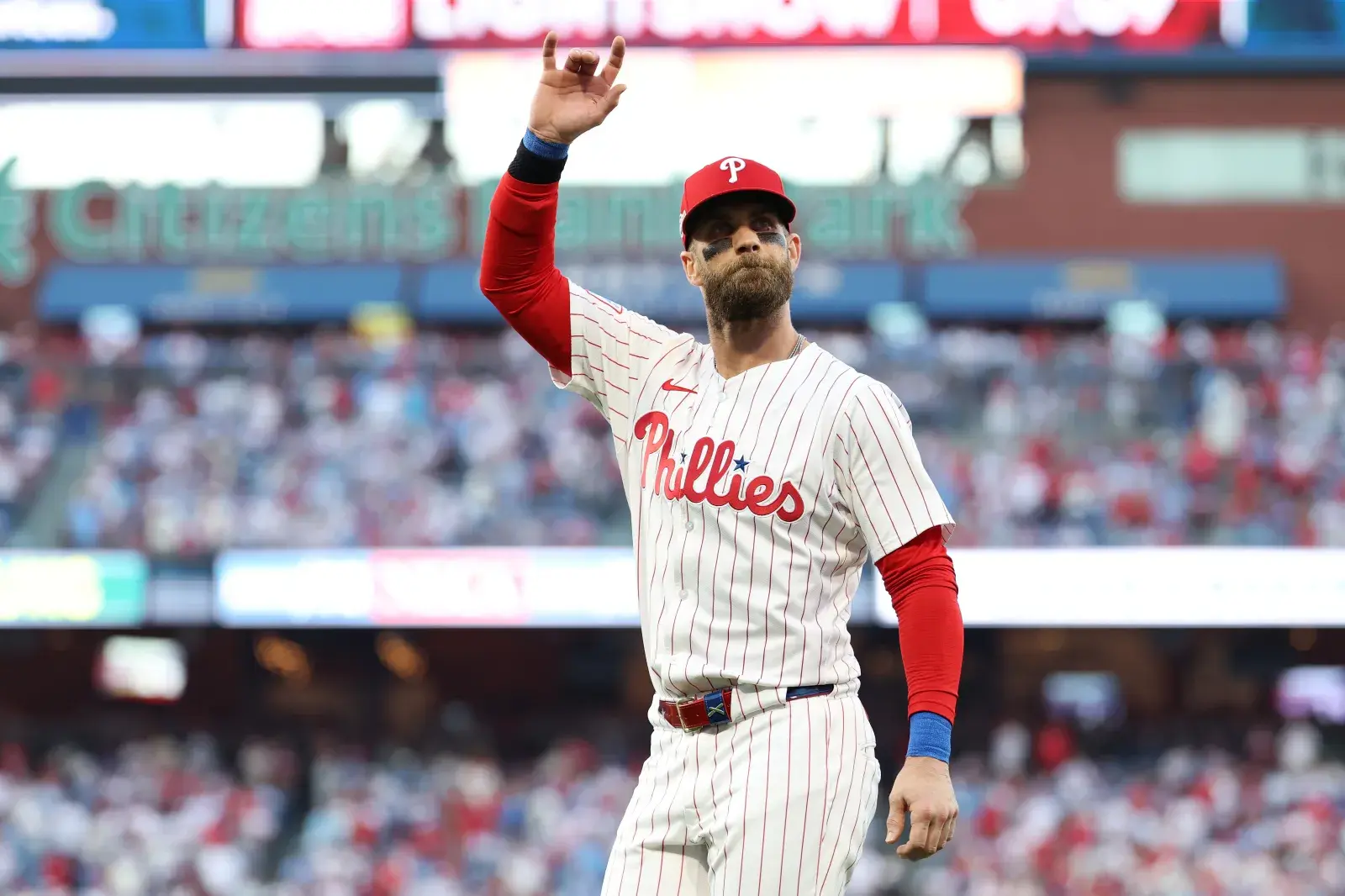 Phillies President Sends Clear Message to Bryce Harper on Trade Rumors