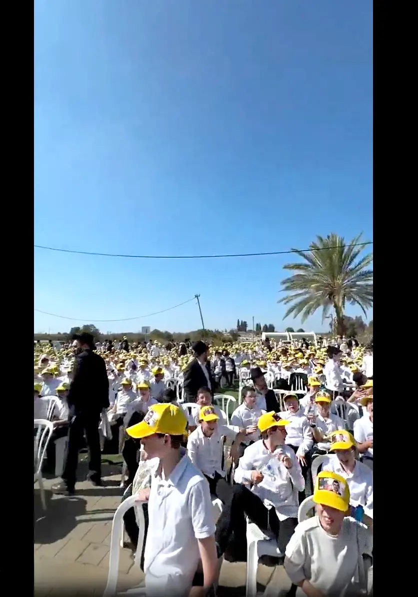 Yeshiva students co-opt hostage symbols for anti-conscription protest