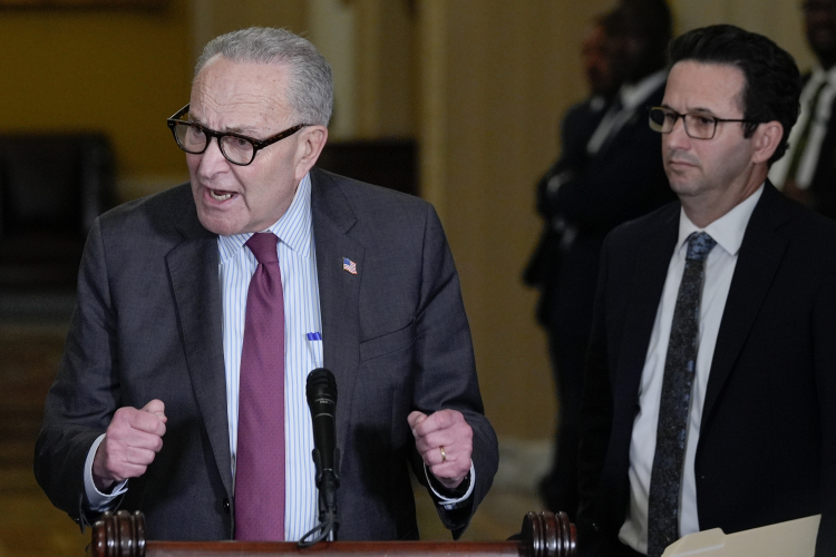 Democrats Unmoved by Union Call To End Shutdown