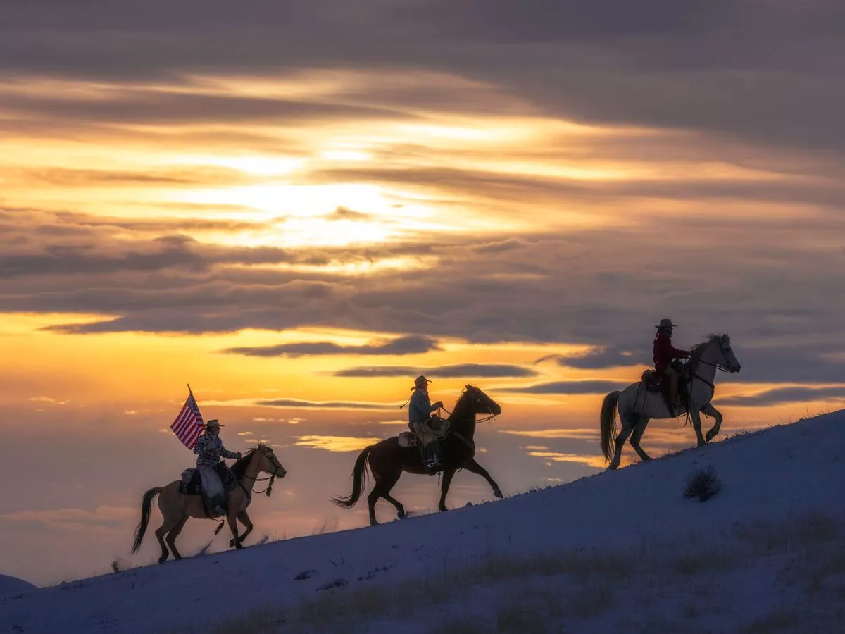 Inside eerie abandoned Japanese Wild West theme park with robot mannequins