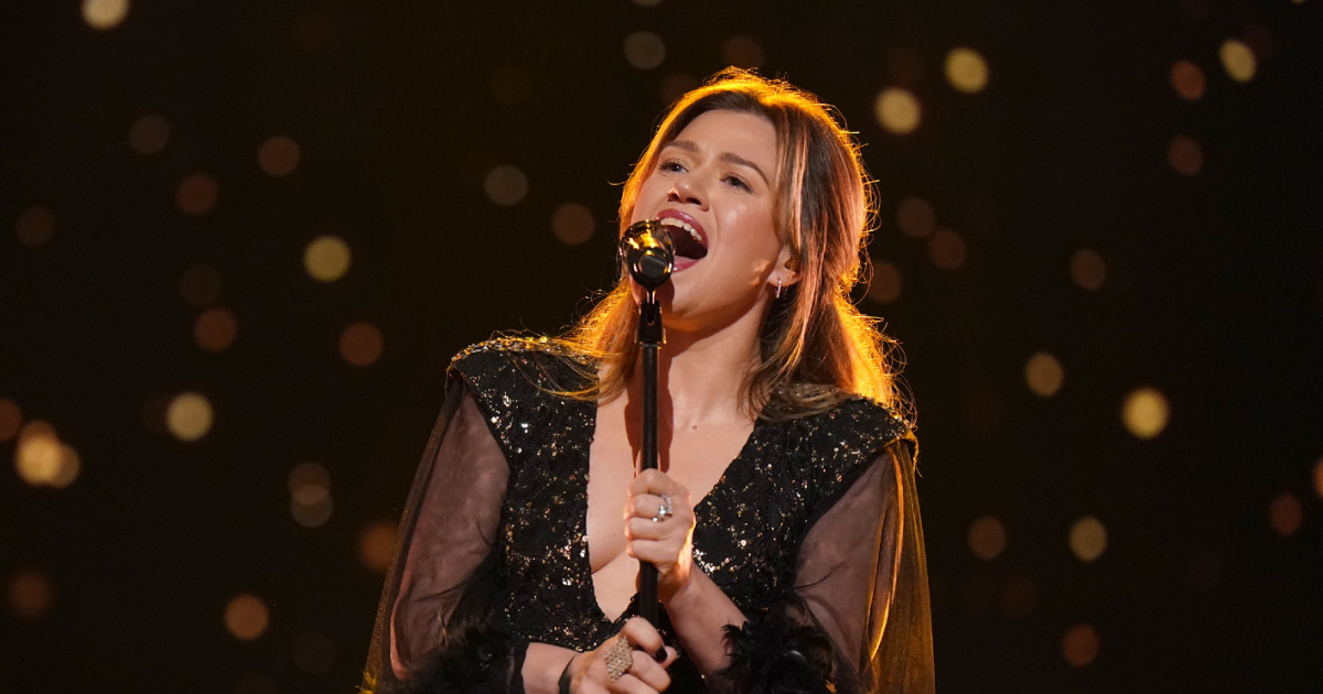 Kelly Clarkson Calls Aloe Blacc Her Favorite Duet Partner of All Time