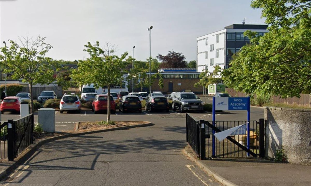 East Lothian Council rejects blanket ban on mobile phones in schools