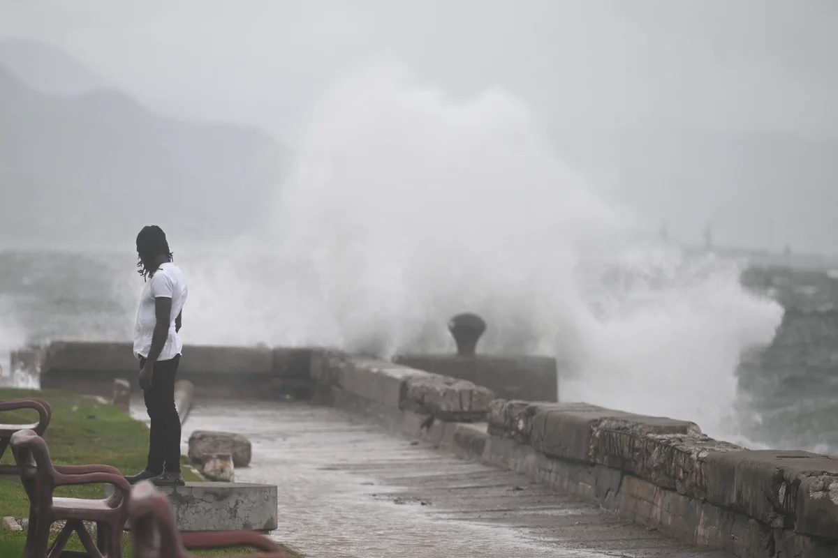Urgent travel warning issued as Jamaica braces itself for Hurricane Melissa