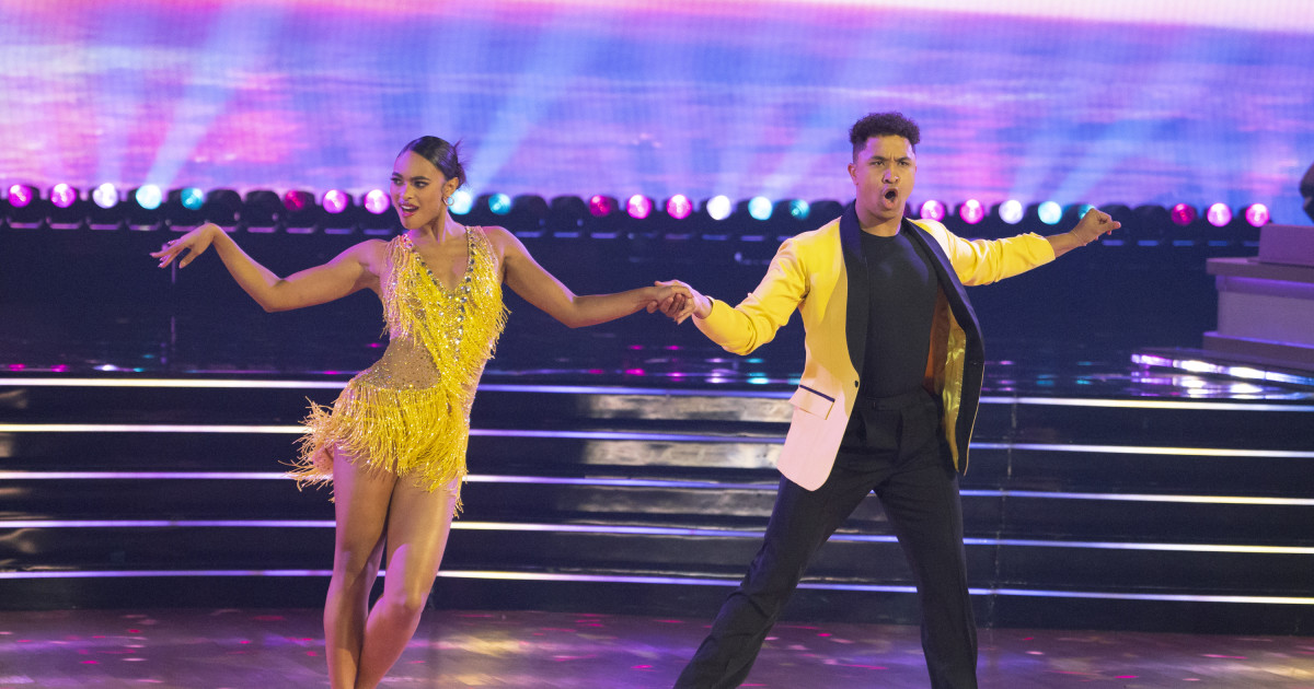 ‘DWTS’ Pro Brandon Armstrong Subtly Shades Maks Chmerkovskiy