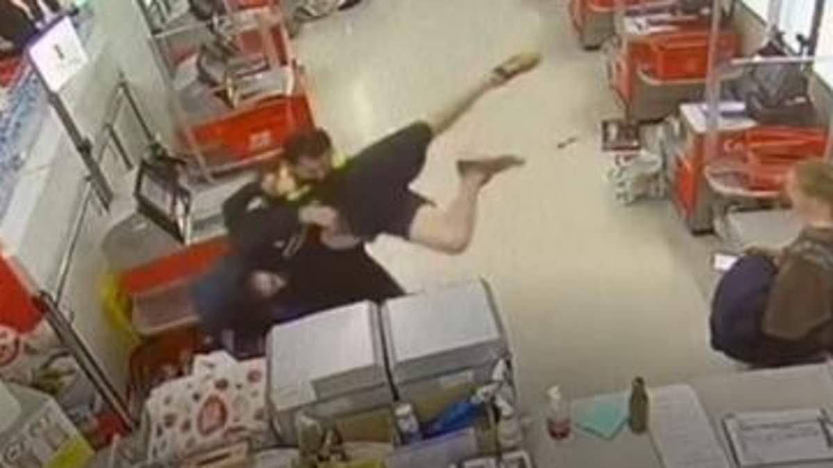 Coles rolls out bizarre new security measure at Prahran supermarket