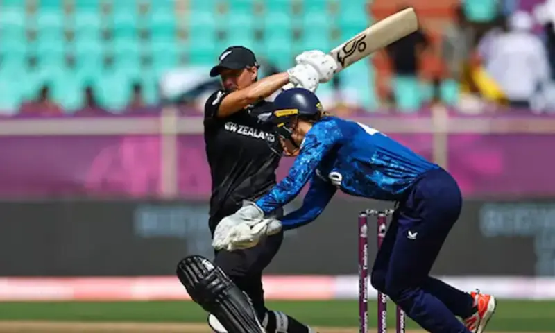 Reckless England set New Zealand 176 to win second ODI