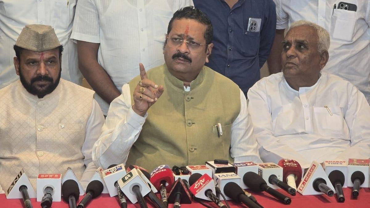 I will form a new party if Vijayendra is continued in BJP post, says Yatnal