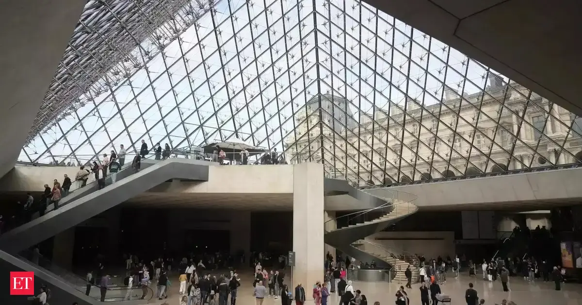 Two suspects arrested after Louvre jewel heist: sources