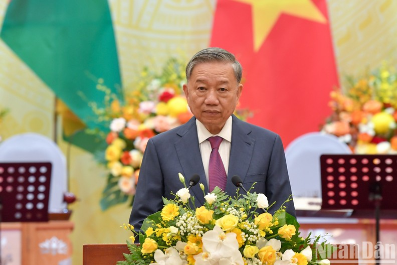Vietnam’s top party leader visits United Kingdom