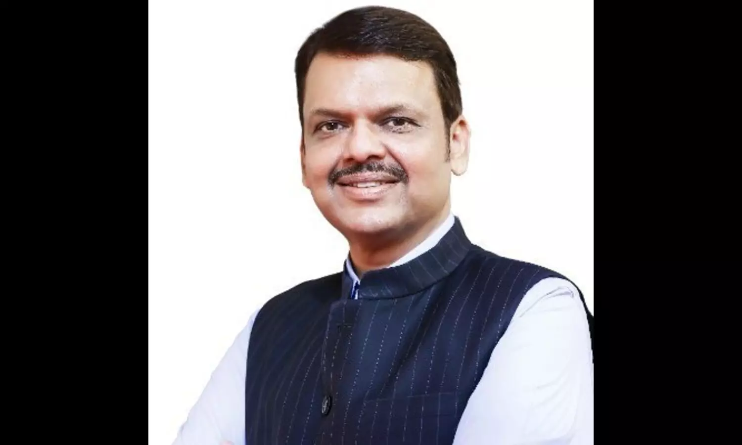 CM Fadnavis' support for Former MP triggers political storm in Satara doctor death case
