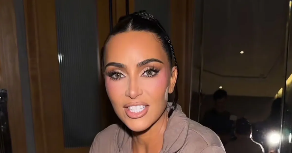 Naomi Watts Rescues Kim Kardashian From a Latex-Turned-Lube 'Emergency'