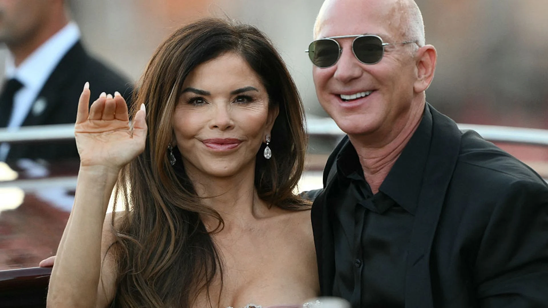 Lauren Sánchez showcases ultra toned legs in daring mini dress on date night with Jeff Bezos