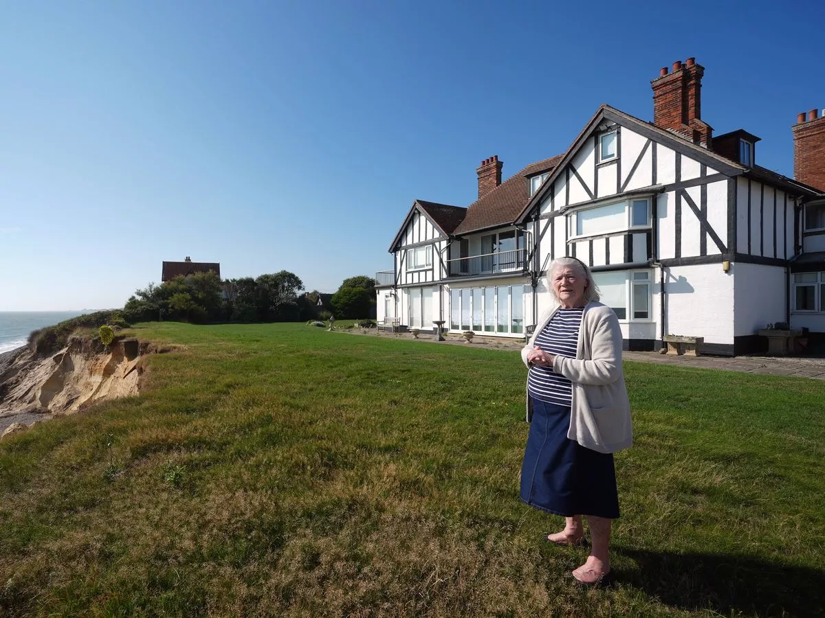 Woman, 88, 'heartbroken' as beloved seaside home gets demolished