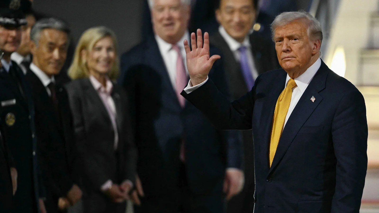 Trump Touches Down in Japan Ahead of Crucial China Talks