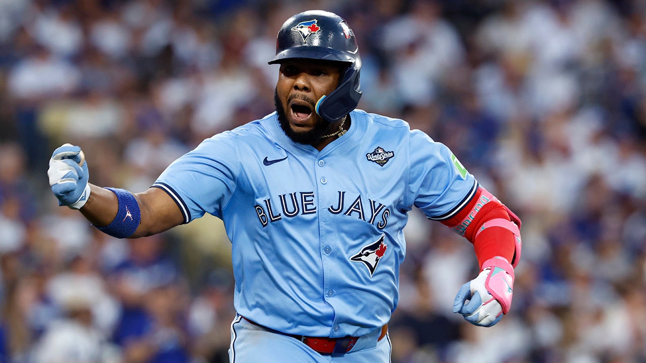 Blue Jays rebound to even World Series after marathon Game 3