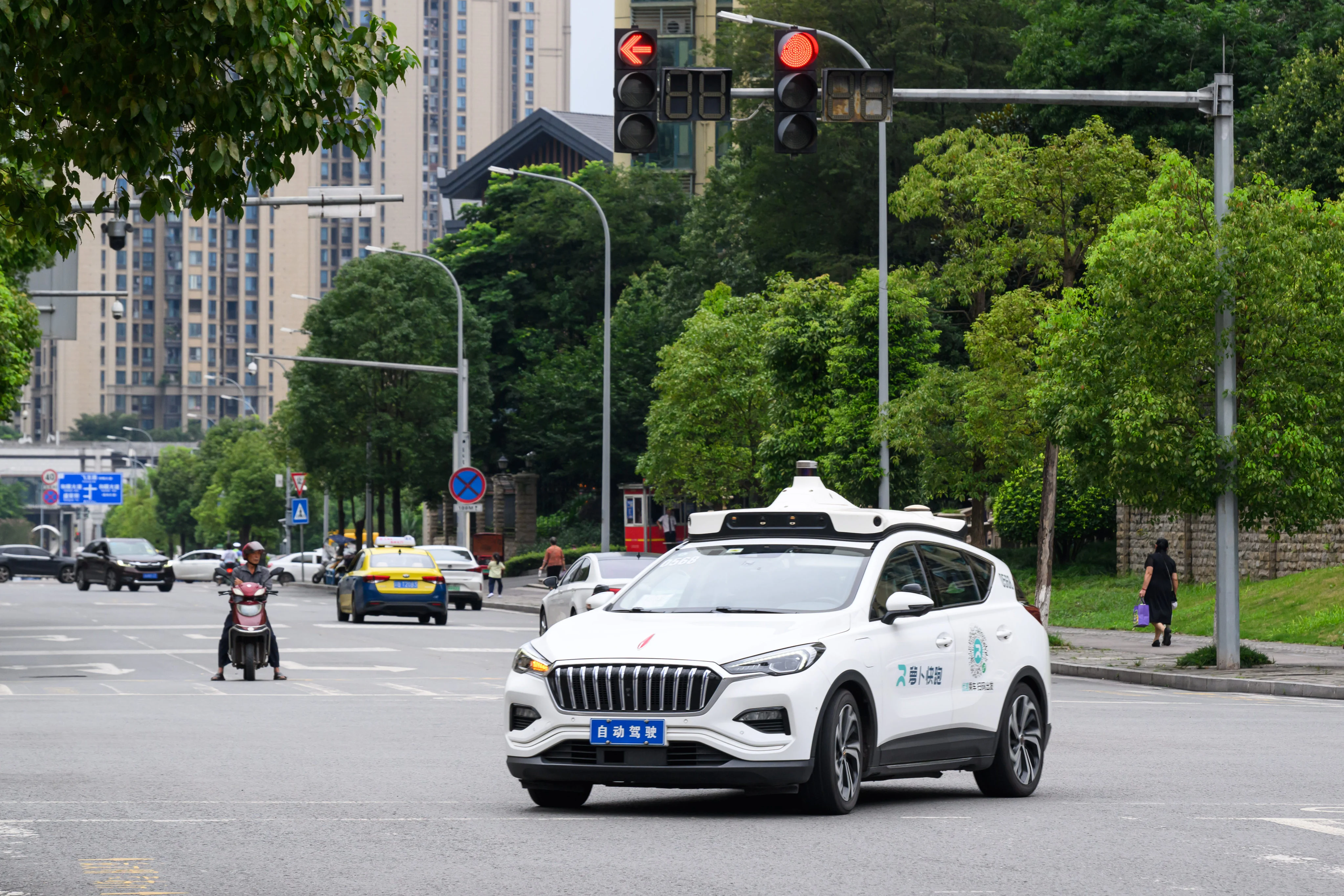 Chinese robotaxis race Waymo to take driverless cars global