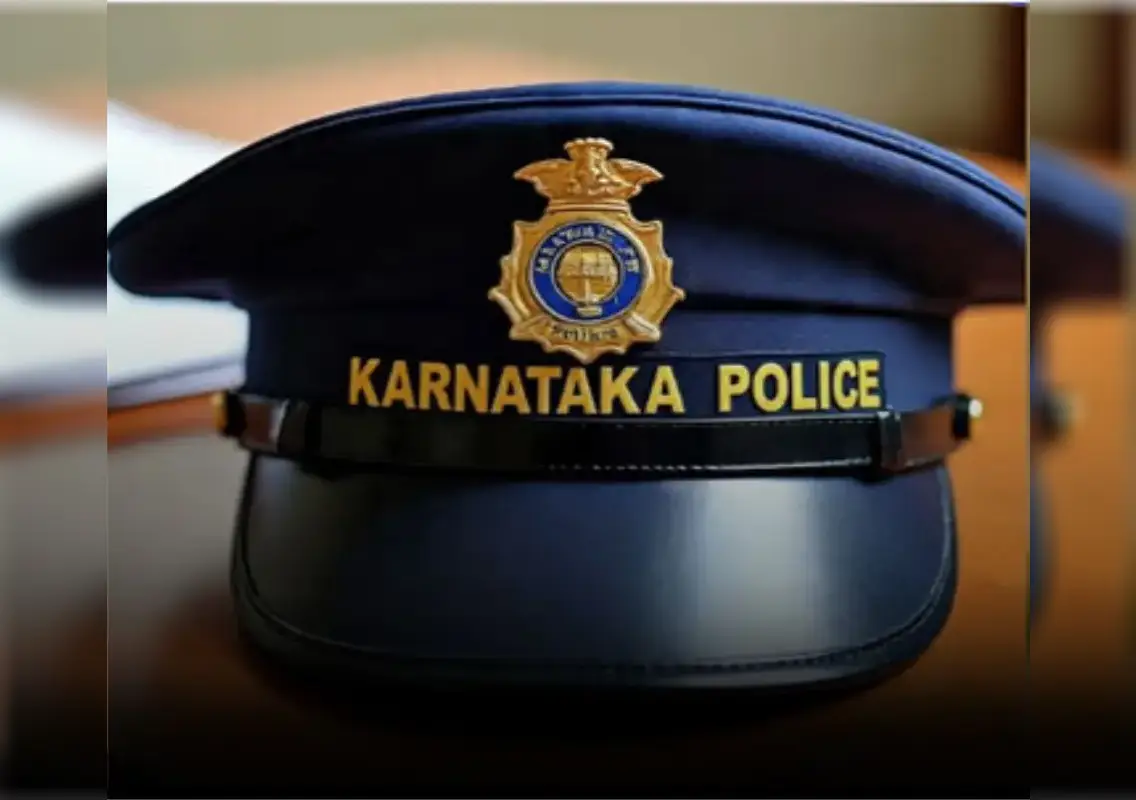 Karnataka police to replace slouch hats with navy blue peak caps from Oct 28