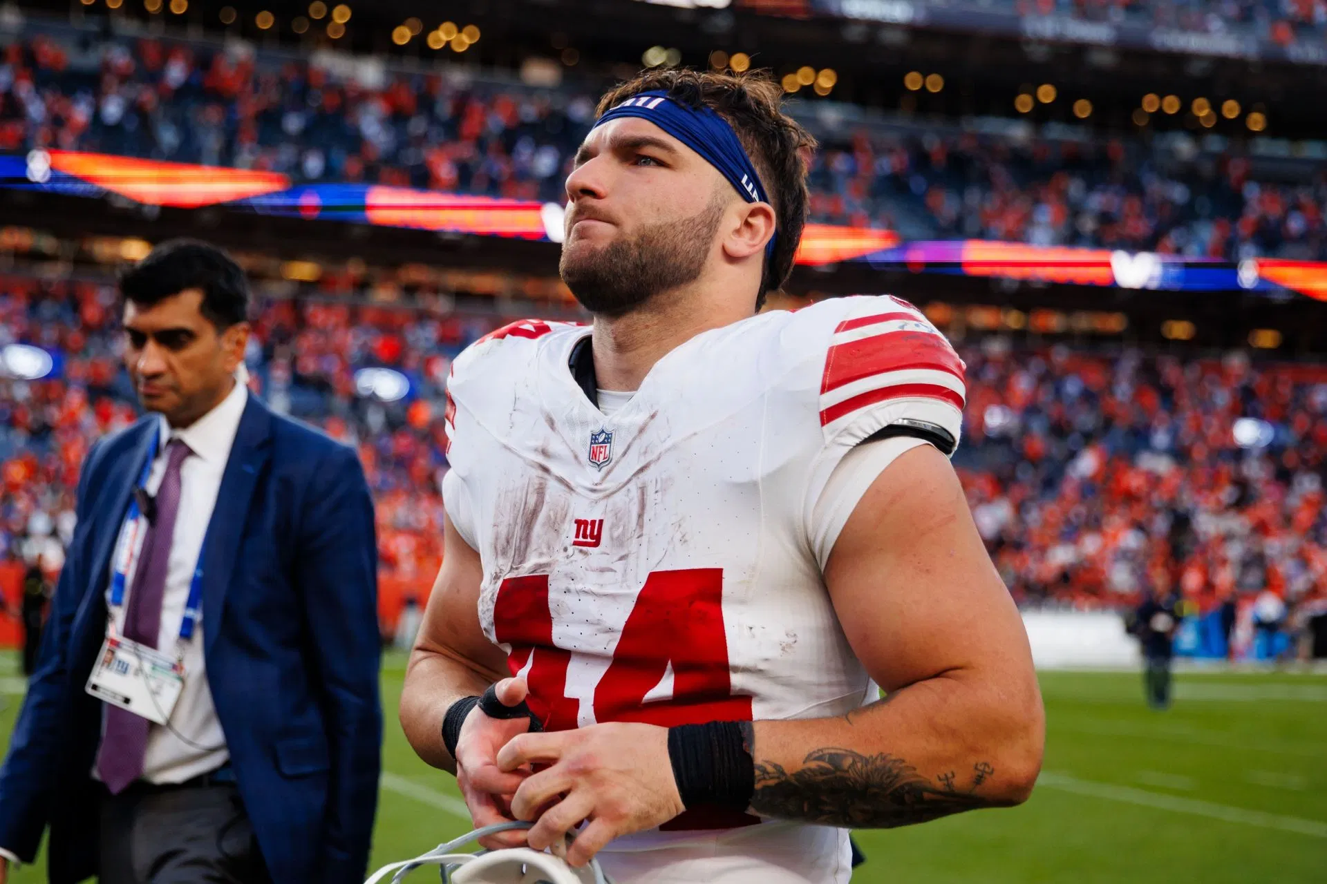 WATCH: Video of Cam Skattebo dislocating his ankle goes viral as Giants rookie suffers devastating injury vs. Eagles